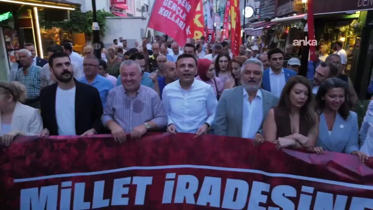 Şile'de 'Millet İradesine Saygı Yürüyüşü' yapıldı... Özgür Çelik: 'Halk ihaneti affetmeyecek'