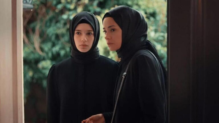 İşte Kızıl Goncalar dizisi oyuncu isimleri (resimli) Kızıl Goncalar dizisi oyuncuları ve karakterleri belli oldu! Kırmızı gül tomurcukları dökümü