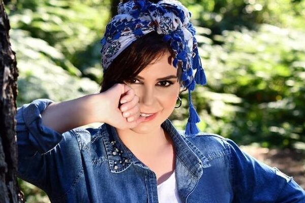 ‘Koçari’ şarkısıyla anıldı! 2+1 dairede mütevazı bir hayat yaşıyor… Hülya Polat ilk kez evinin kapılarını açtı