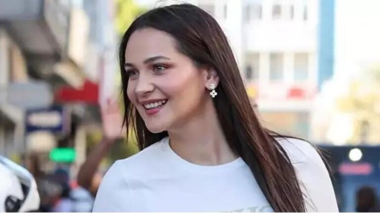 Gülsim Ali’nin imza kombini! Hayranlarını ihmal etmedi