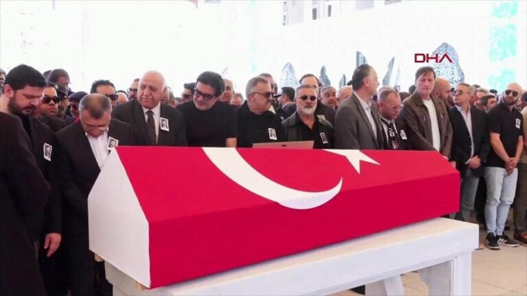 Oyuncu Şinasi Yurtsever'e son veda