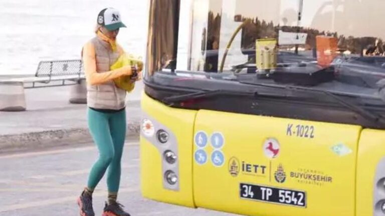 ‘Aşırı harcama yapmıyorum’ diyen Bade İşçil halk otobüsünde!
