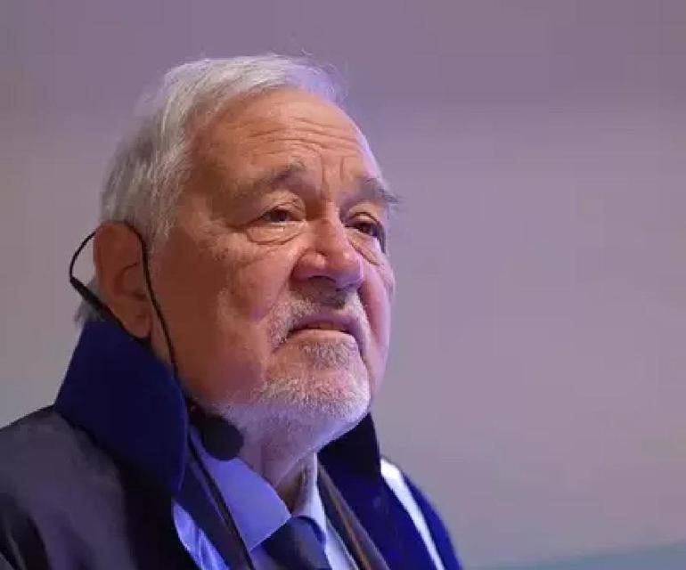 İlber Ortoyli'nin kalp krizi geçirdi, İlber Ortoyı'nın sağlığı nasıl?