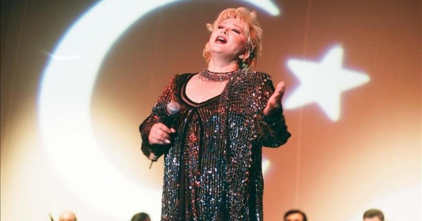 Usta sanatçı Muazzez Abacı 78 yaşında hayatını kaybetti